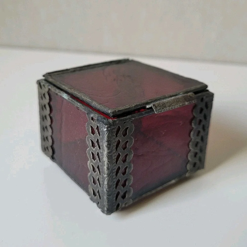 Vintage Slag Glass Trinket Box with Decorative Filigree Edging – Deep Red Gothic